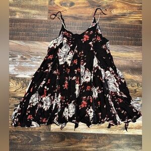 FREE PEOPLE
Spaghetti strap blouse/mini dress